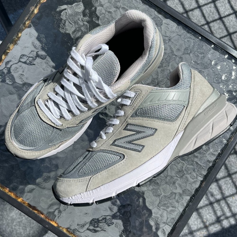 New Balance 990v5 sneakers 8 1/5 size gray color